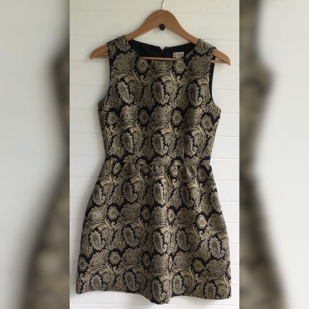 Cremieux Gold Paisley Patterned Event Dress Pocket